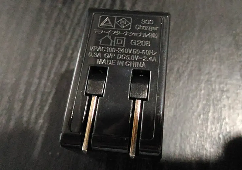 ダイソー USB充電アダプタとUSBケーブル 2