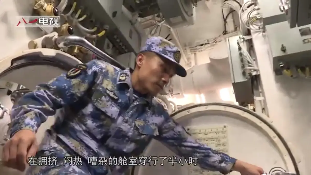 中国の039A型潜水艦 5